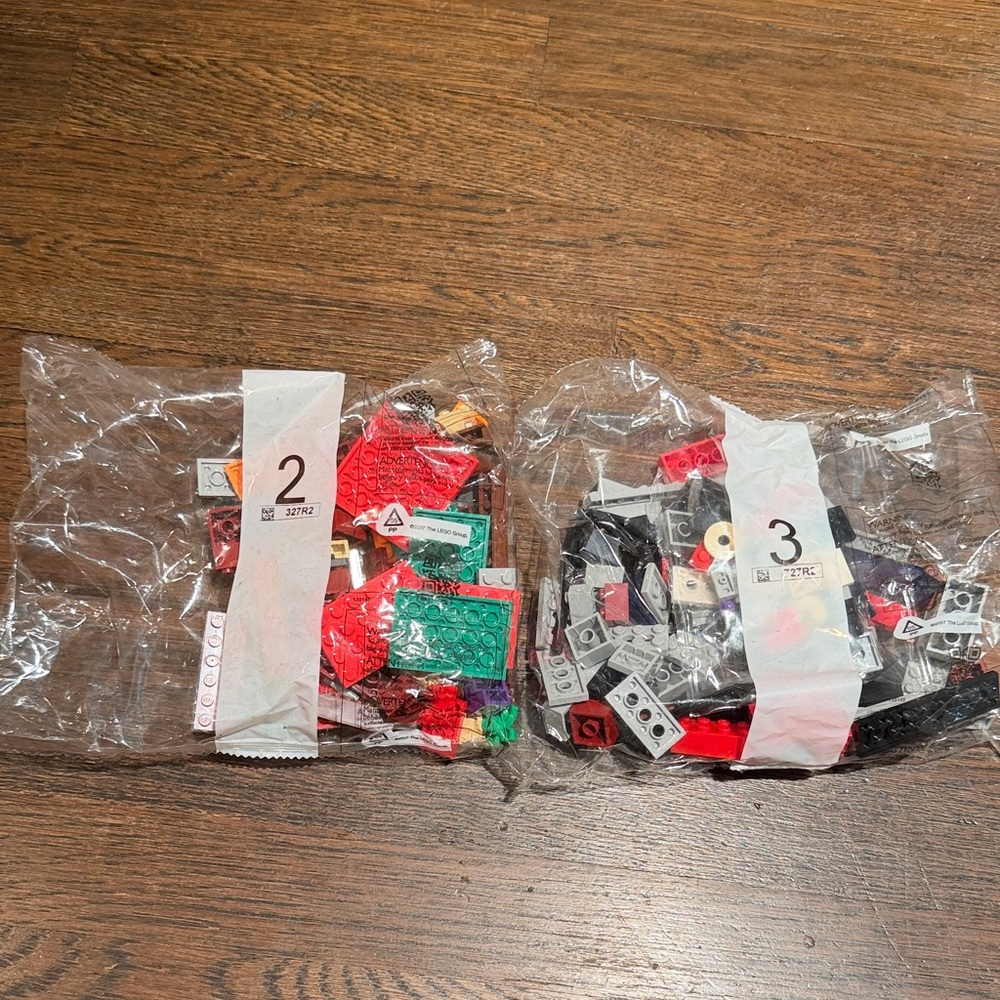 Lego set Minecraft 2 bags nwt